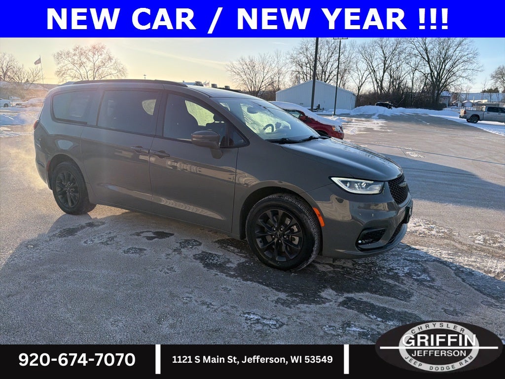 2021 Chrysler Pacifica Touring AWD !!!