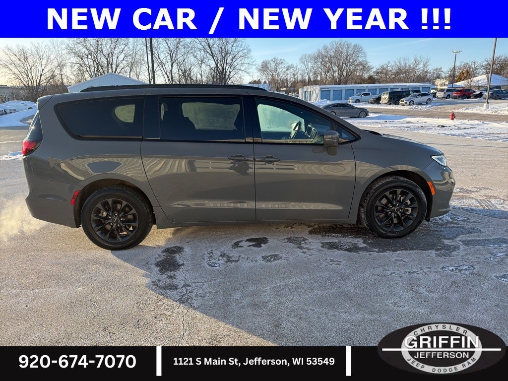 2021 Chrysler Pacifica Touring AWD !!!