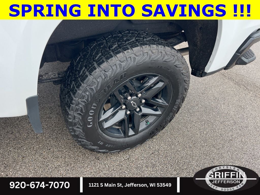 2024 Chevrolet Silverado 1500 Custom Trail Boss 4X4 V8 !!!